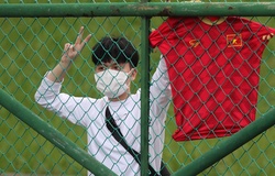 Hình ảnh đẹp của CĐV Việt Nam ở Singapore