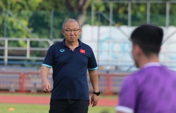 Tuyển Việt Nam tập sớm, ông Park “soi giò” Malaysia, Indonesia