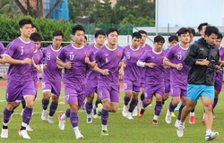 Cầu thủ Việt Nam đang cạn kiệt thể lực