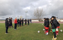 Đến Ấn Độ, 14 tuyển thủ nữ Việt Nam chưa chắc đá trận Hàn Quốc