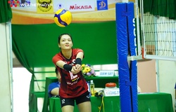 Hoa khôi bóng chuyền Nguyễn Thu Hoài lên tiếng về tin đồn chuyển nhượng