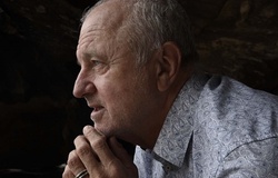 Trước trận cầu sinh tử gặp Việt Nam, HLV Australia nhắc đến chuyện giải nghệ