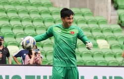 HLV Park Hang Seo loại thủ môn Văn Hoàng ở trận gặp Australia