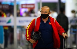 Tuyển Việt Nam về đến Hà Nội, có ba ngày chuẩn bị đấu Trung Quốc