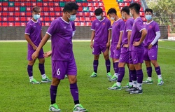 HLV đội U23 Việt Nam “ngán” mặt cỏ sân Campuchia