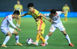 Một cầu thủ mắc COVID-19, “lính đánh thuê” bầu Đức lên thay ở tuyển Việt Nam