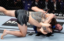 "Sát thủ đòn khóa" Paul Craig tung đòn kẹp bất ngờ kết liễu Nikita Krylov