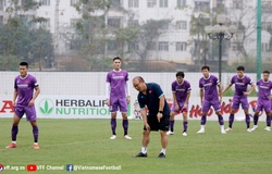 HLV Park Hang Seo kiểm tra sự gắn kết của các tuyển thủ Việt Nam