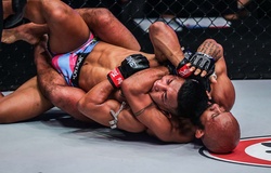 Demetrious Johnson siết ngất Rodtang Jitmuangnon trong trận "Muay pha MMA" đặc biệt nhất làng võ