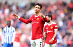 MU thua đậm Brighton là đội bóng tệ nhất từng thấy