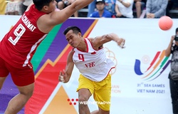 Thắng nghẹt thở Thái Lan, bóng ném bãi biển Việt Nam đặt một tay vào tấm huy chương Vàng SEA Games 31