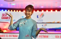 Nữ MC Tốc Chiến xinh đẹp rạng rỡ trong tà áo dài tại SEA Games 31