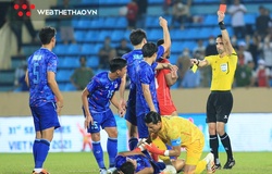 "Muay Thái đấu Pencak Silat" trong trận bán kết 4 thẻ đỏ giữa U23 Thái Lan vs U23 Malaysia