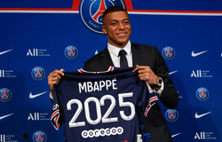 Mbappe cũng suýt chuyển đến Liverpool trước khi ở lại PSG