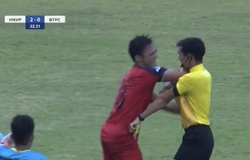 Cầu thủ Bình Thuận hành hung trọng tài bị cấm thi đấu 2 năm