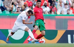 Xem Ronaldo tái hiện kỹ năng Flip Flap của Ronaldinho ở tuyển Bồ Đào Nha