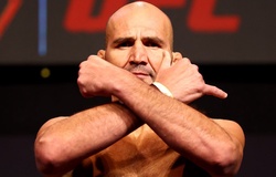 UFC 275 Glover Teixeira: Jiri Prochazka có thể "điên", nhưng còn xa Jon Jones