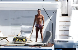 Hình ảnh về kỳ nghỉ sang trọng của Cristiano Ronaldo ở Mallorca