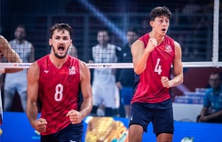 Torey Decalco trở lại ấn tượng, Mỹ tiếp tục bất bại tại VNL 2022