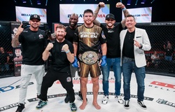 Bellator 282: John Eblen áp đảo Gegard Mousasi, chức vô địch hạng trung đổi chủ