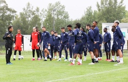 Bán vé trận giao hữu đầu tiên của Quang Hải ở Pau FC