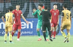 Thủ môn U19 Việt Nam trần tình về tấm thẻ đỏ ở trận gặp U19 Brunei