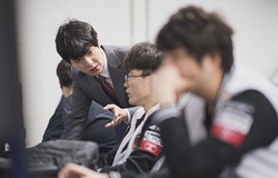 Vì sao các HLV Esports bị giới hạn quyền hành trong trận đấu?