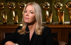 Bà chủ Jeanie Buss ra tối hậu thư với ban lãnh đạo Los Angeles Lakers