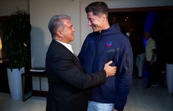 Lewandowski chọn Barca ngay “giây phút đầu tiên”