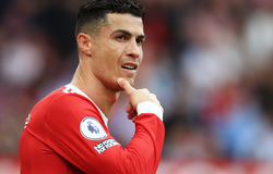 Ronaldo ngạc nhiên khi MU đưa ra điều kiện chuyển nhượng