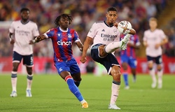 Hậu vệ Arsenal được gọi là “Rio Ferdinand” sau trận thắng Palace