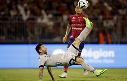 Bàn thắng “xe đạp chổng ngược” đưa Messi vào lịch sử