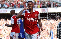 Arsenal thăng hoa khi Gabriel Jesus lại khiến Leicester đau khổ