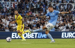 Immobile bắt kịp Batistuta về ghi bàn mọi thời đại của Serie A