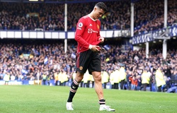 Ronaldo xin lỗi cậu bé bị đập vỡ điện thoại nhưng mọi chuyện còn tồi tệ hơn