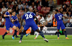 Chelsea thua ngược, khởi đầu tệ bậc nhất trong 27 mùa giải