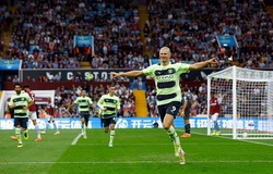 Haaland lại lập thêm kỳ tích ghi bàn cùng Man City