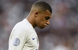 Mbappe nhất quyết không chụp ảnh với đội tuyển Pháp