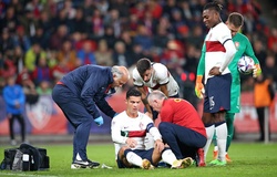 Cận cảnh Ronaldo đổ máu mũi trong trận Bồ Đào Nha gặp Séc