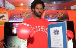 Người đàn ông vô gia cư đổi đời nhờ Esports