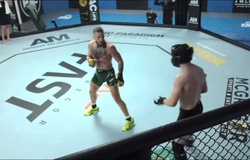 Conor McGregor đấm ngã bạn tập với "độc chiêu tự sáng tạo"