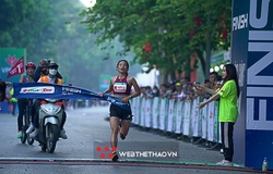 Màn về đích ấn tượng của các nhà vô địch giải VPBank Hanoi Marathon 2022