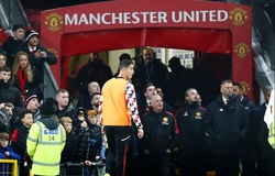 Ronaldo từ chối vào thay người trước khi tự rời sân ở trận MU vs Tottenham