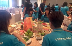 HLV Mai Đức Chung lo tuyển nữ Việt Nam ăn mì tôm không đủ sức đá World Cup 2023