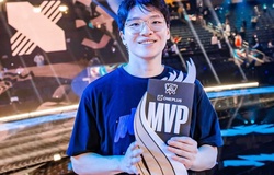 Hủy diệt T1 với con bài Aatrox, DRX Kingen được vinh danh MVP chung kết CKTG 2022