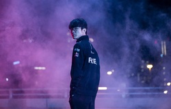 Faker quyết tâm "mùa sau làm lại", không chắc chắn về tương lai tại T1