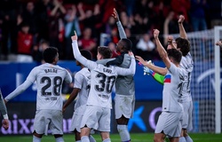 Barca thắng ngược dù chơi với 10 người khi Lewandowski bị đuổi