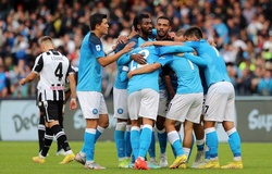 Napoli lặp lại kỳ tích giành chiến thắng của Juventus tại Serie A