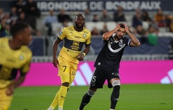 Quang Hải “mất tích”, Pau bị cắt đứt mạch thắng vì cầu thủ 18 tuổi