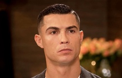 Ronaldo rơm rớm nước mắt kể về con trai đã mất